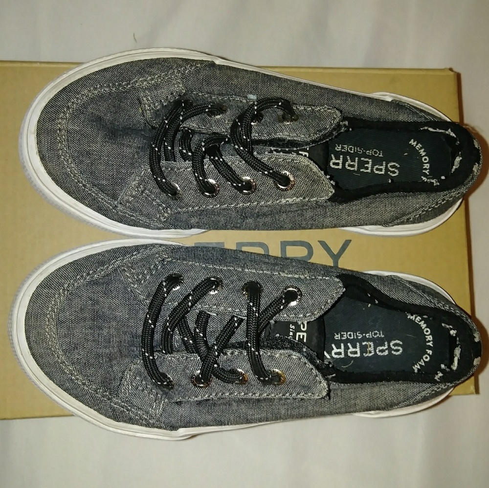 Little boys Sperry shoes size 10m